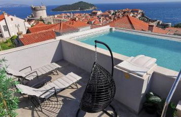Royal Fort - The View Rooftop pool - Photo 28
