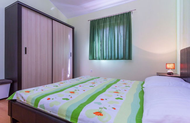 Villa in Kma?i?i With Private Pool - Foto 9