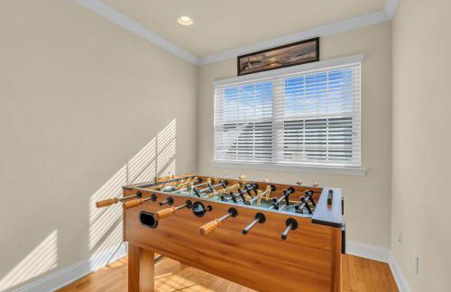 Rooftop Townhouse with 360 Views and Free Parking - Foto 10