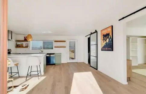 Serene Modern Home Backdoor with great WiFi, games, movies, patio seating and bbq Easy Access to North Joshua Tree National Park in 10 minutes - Foto 68