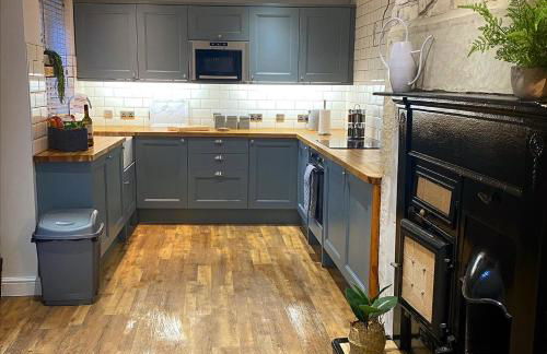 Farndale House-Hot tub - Photo 29