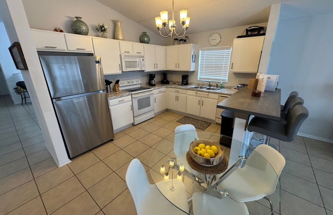 4 Bedroom, 3 Bath Hampton Lakes Home With Private Pool - Near Disney! - Foto 8