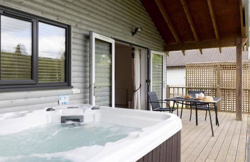 The Clover Lodge, Redlake Farm - Hot tub, BBQ, free parking - Foto 11