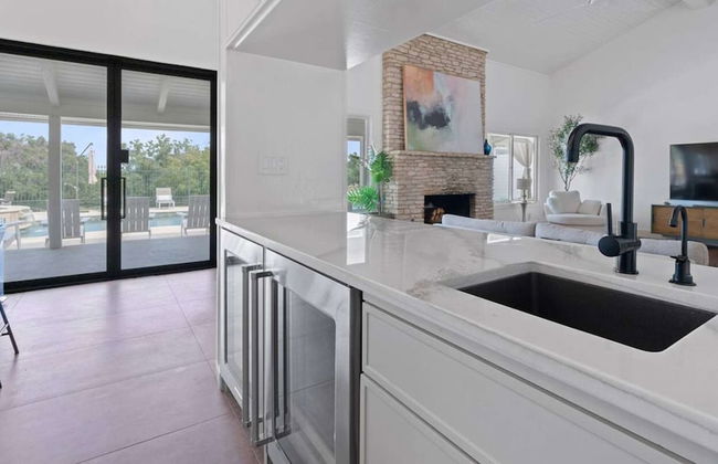 Luxurious Modern Retreat With Private Pool Patio - Foto 15