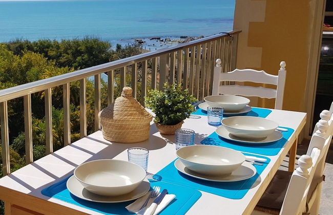 Sitting on the beach - Foto 18