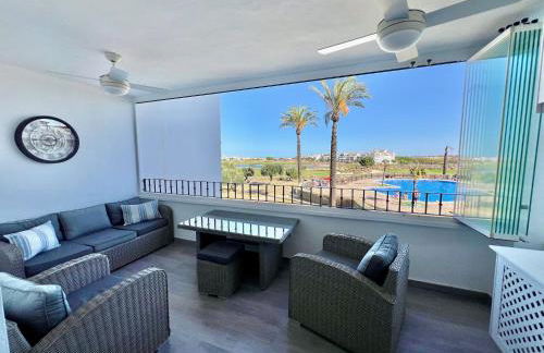 Stunning apartment with pool, golf and lake views - Foto 14