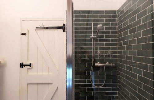 Shires Barn Farmhouse - Westbourne - Photo 67