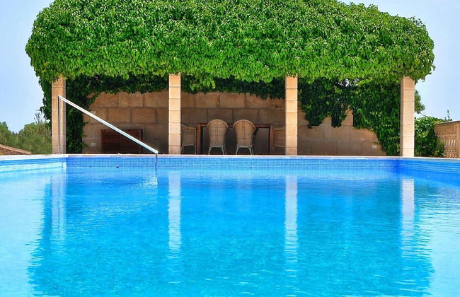 Exquisite Villa With Views - Photo 26