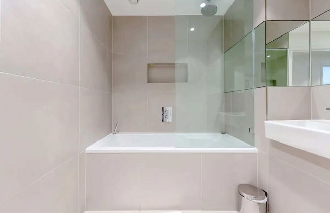 Modern 2BD Flat With a Balcony - Wandsworth - Foto 17