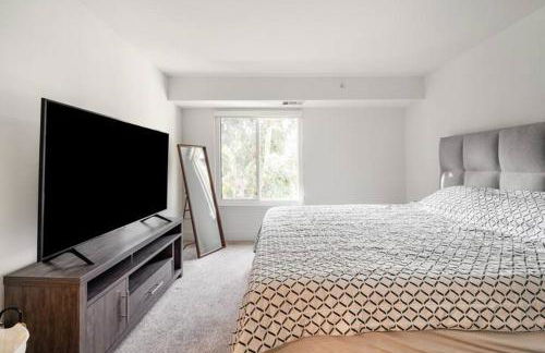 Sharon Green apartments by FantasticStay - Photo 65