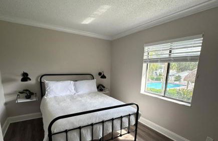 Serene Poolside Getaway Lake Access Parking - Foto 54