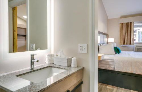 Walk to Shopping and Dining Port Huron Studio - Foto 20