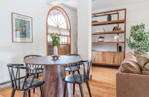 8BR Luxury Maplewood Manor, Hot Tub & Fire Pit - Foto 77