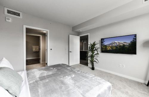 Stylish 2BR Retreat Gym Parkng and Scenic Rooftop - Foto 40