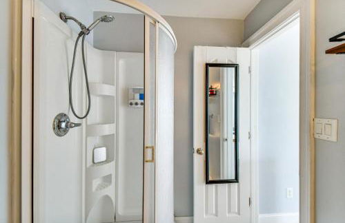 Walk to Public Beach Access Norfolk Family Home - Foto 26