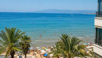 Beachfront Salou apartment with sea view - Foto 4