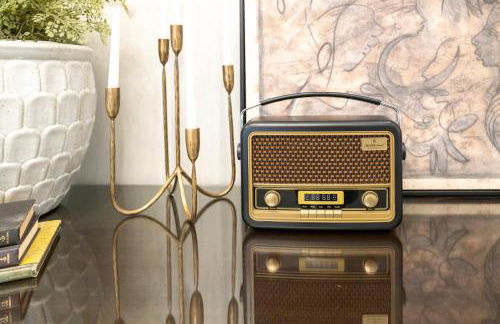 Sink into the Luxe Corner Tub at an Upscale, Spacious Home - Foto 12