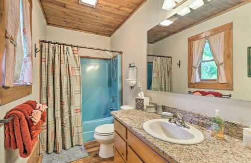 Fish, Float and Relax Fireside Home Near New River! - Foto 17