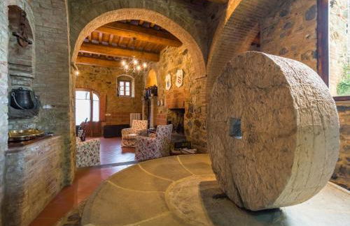 Holiday Home in Town Center with Pool, Garden, Hot Tub - Foto 32