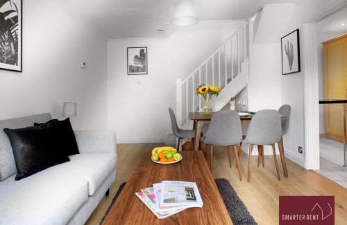 Woking - Front Garden Parking Pets Welcome - Photo 4