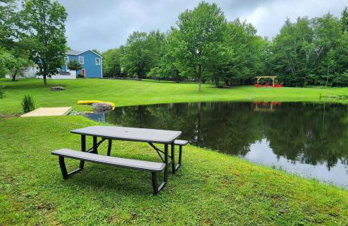 Lux estate! Hot tub, 8 acres, firepit, game room, private pond, EV, lots of privacy, 10 mins to town - Foto 57