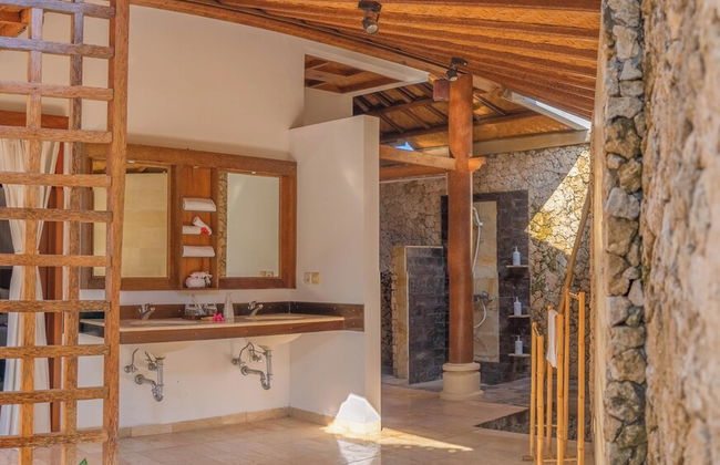 Villa Sari Bumi Menjangan - Photo 24