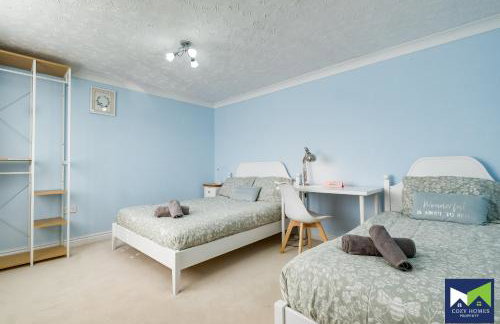 SPACIOUS, Quiet, 5 Bed 2 Bath House with Free Parking, near NEC, Airport & Solihull - Foto 5