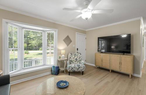 Coastal Home with Inground Pool - Foto 7