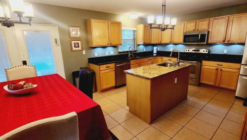 Spacious 6BR Pool Home in Ocala - Foto 2