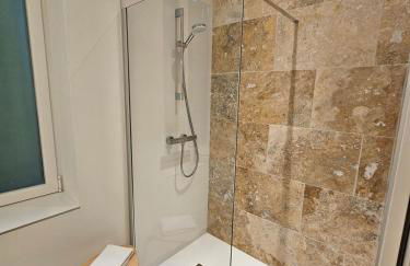 Genas Azieu - Le Chalet, La Bastide, Le Loft, Le Mas et la Paillote - Foto 51