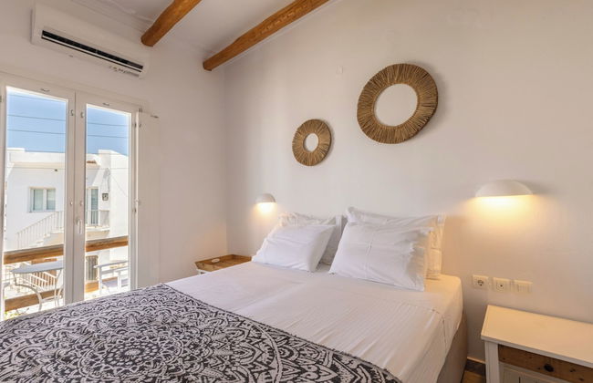 Parosquare Central Suites - Photo 17