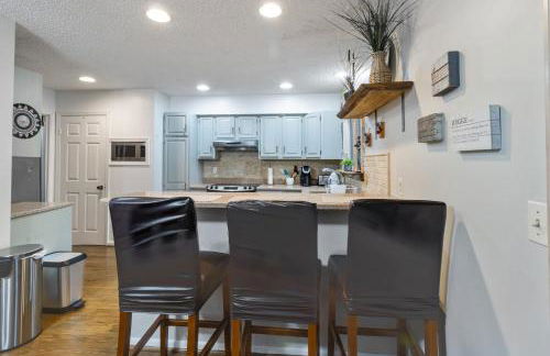 Pet-Friendly Beach Getaway, Relax by the Bay! - Foto 43