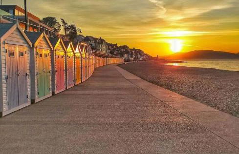 Countryside Retreat with Hot Tub - Photo 15