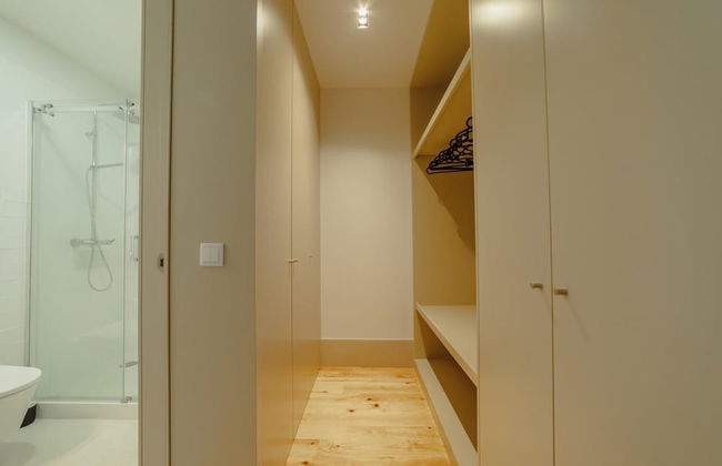 Legacy Oporto Premium Apartment B by Vacationy - Photo 58