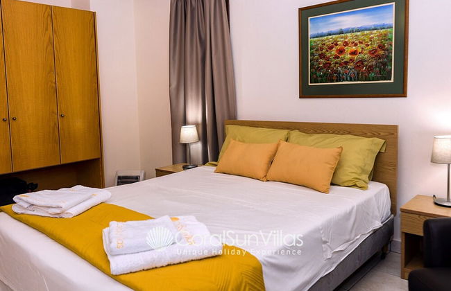 Wonderful Quiet Area, Completely Privacy, Large Private Pool, Colourful Garden - Foto 2