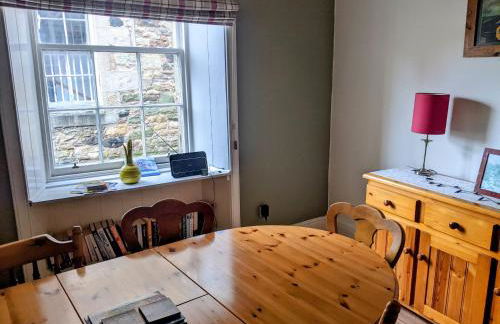 Huge 4 Bed Apt - Perfect Base to Explore The Borders - Foto 16