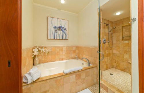 Hilton Pool Pass Included, Kolea - Luxe 2BR Villa Steps to Beach Pool HotTub Gym - Foto 40