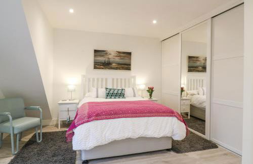 Bucket and Spades- Right on the Beach - Foto 47