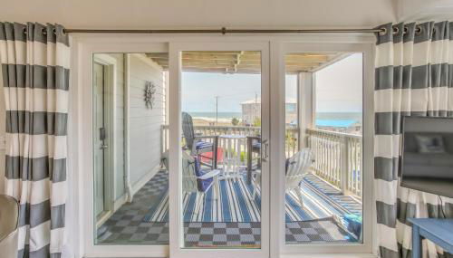 Ocean-View Balcony Carolina Beach Condo! - Foto 5