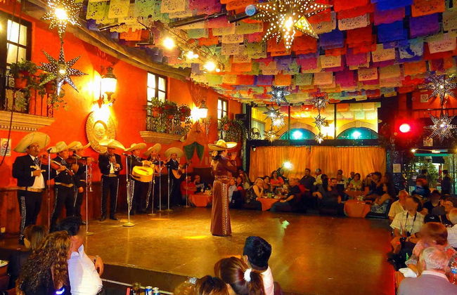 Espectáculo de mariachis en la Plaza Garibaldi - Foto 4