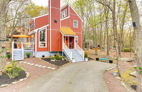 Deck, Fire Pit and Pool Access at Poconos Retreat! - Foto 27