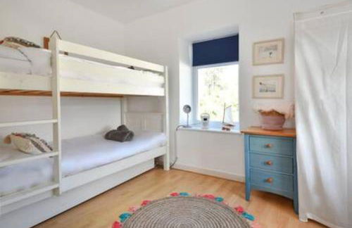 Beautiful cottage a stones throw from the beach. - Photo 15