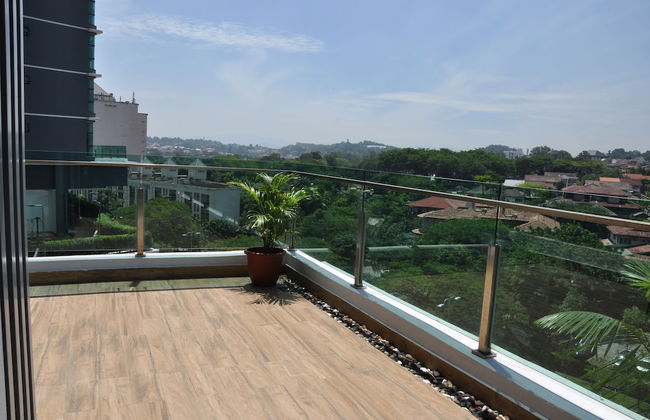 Lawang Suite Apartment With Balcony - Photo 46