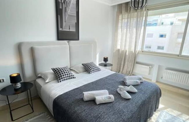 Black White Modern Spacious - Foto 11