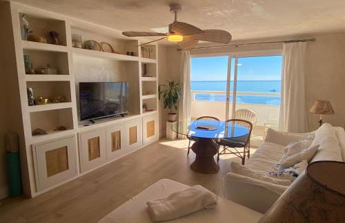 Maravilloso apartamento en primera línea de playa. - Foto 6