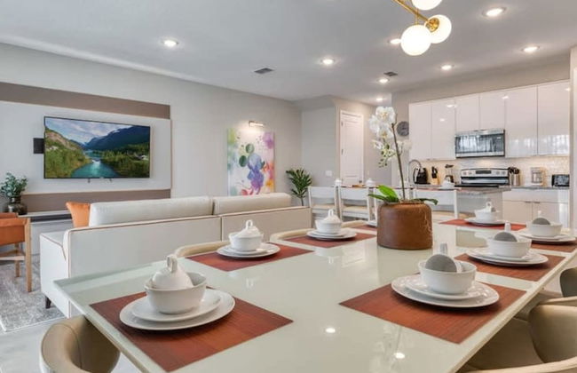 Super Spacious Near Disney With Private Pool - Photo 6