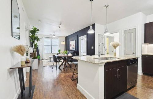 Modern 2B Close to The Star Toyota HQ Legacy West - Foto 33