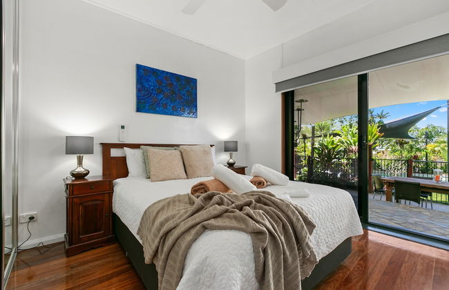 Tropical 3 Bedroom House, Pool plus 4th Bedroom Bungalow - Photo 3