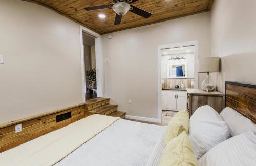 Spacious & Updated MQT Home - HotTub - Backyard - Foto 1