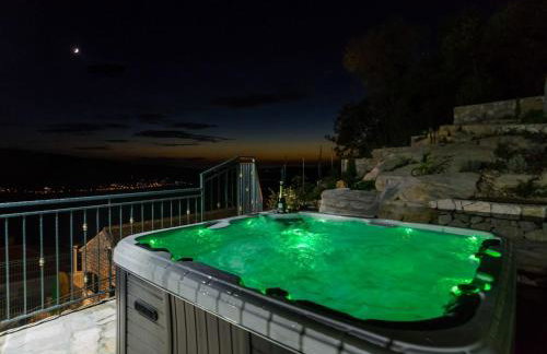 Villa Falcon Rook - Four-Bedroom Villa with Terrace and Swimming Pool - Photo 102